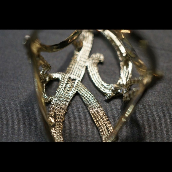 Solid 10k Gold J Ring size 7. - Picture 2 of 2